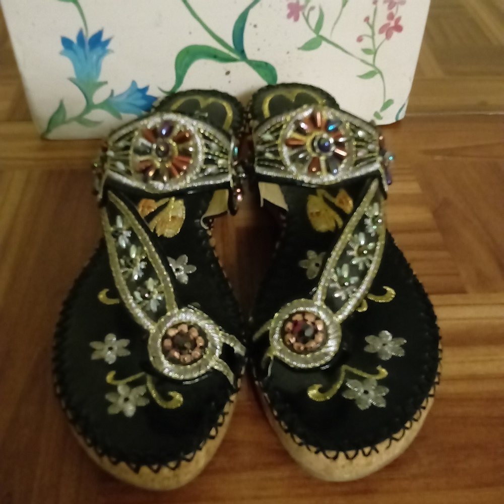 John Fashion Sandals Size 6